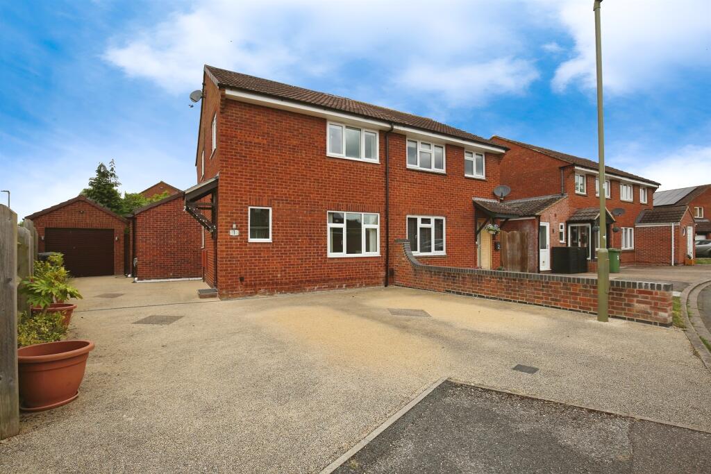 Main image of property: Trinity Close, Abingdon