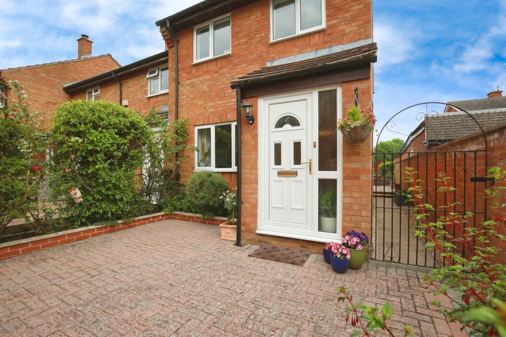 Main image of property: Hyde Place, Abingdon