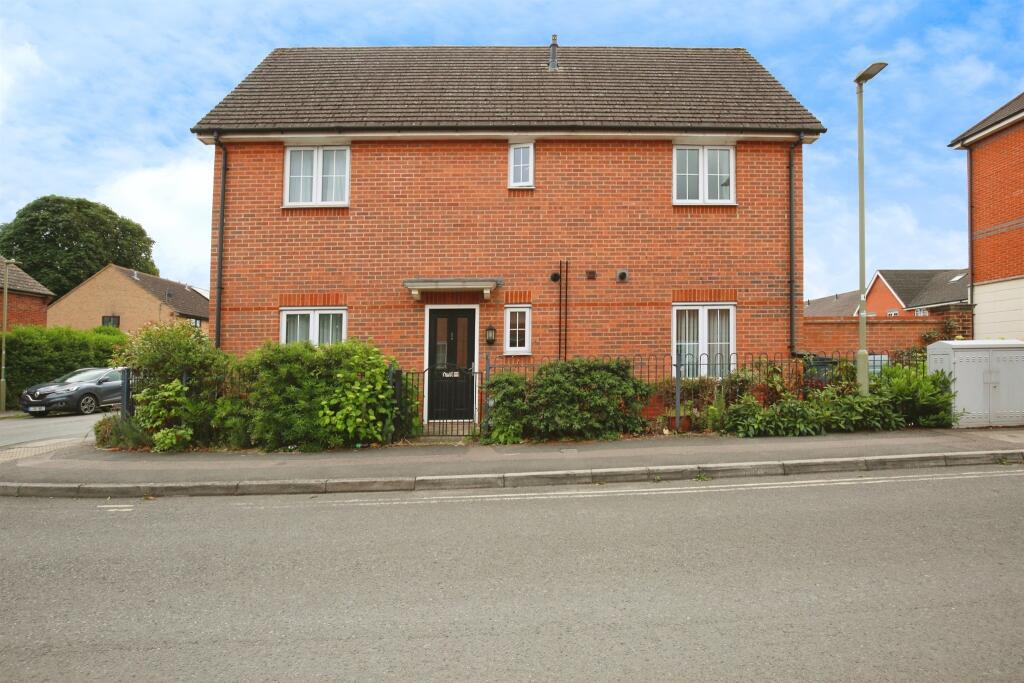 Main image of property: Caldecott Chase, Abingdon