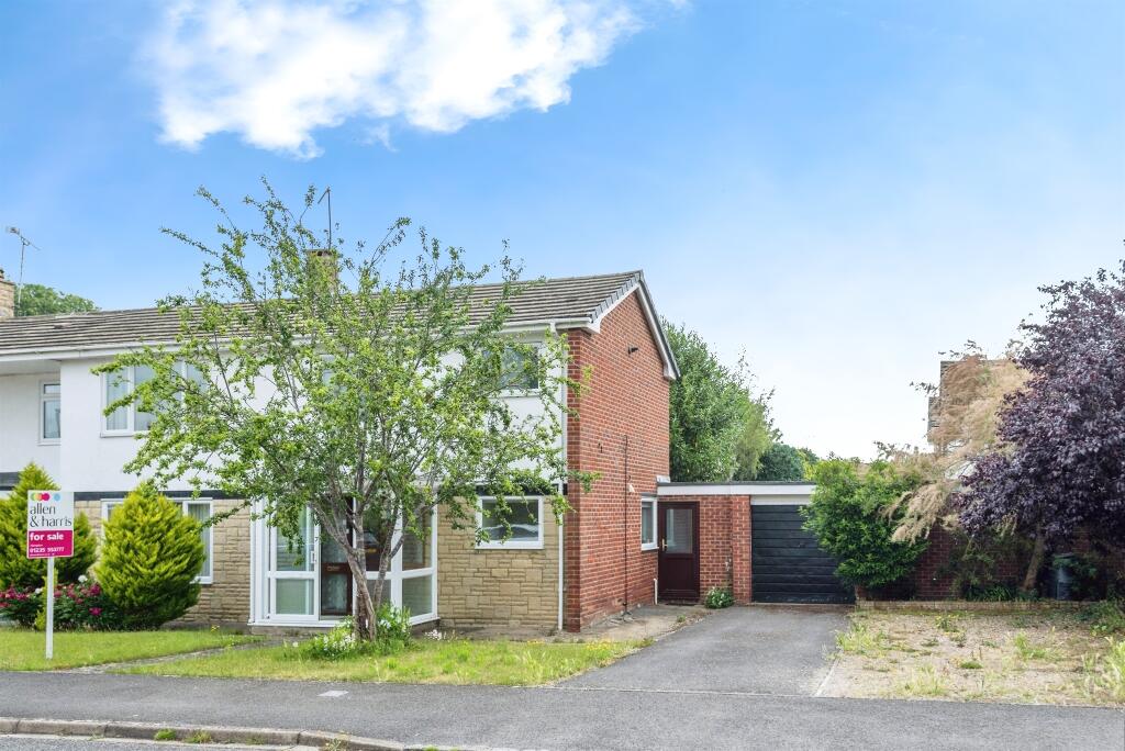 Main image of property: Elwes Road, Marcham, Abingdon