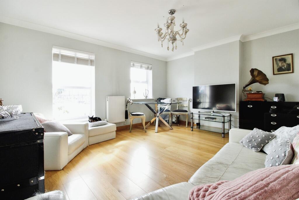 Additional property image - Rhodfa Sweldon, Barry