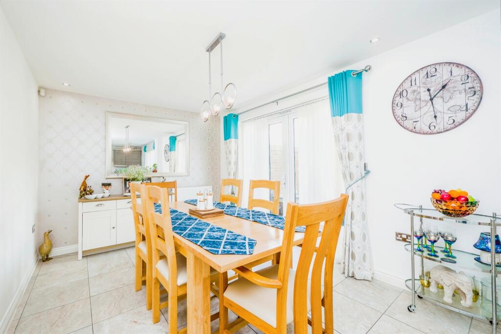 Additional property image - Heol Y Sianel, Rhoose, Barry
