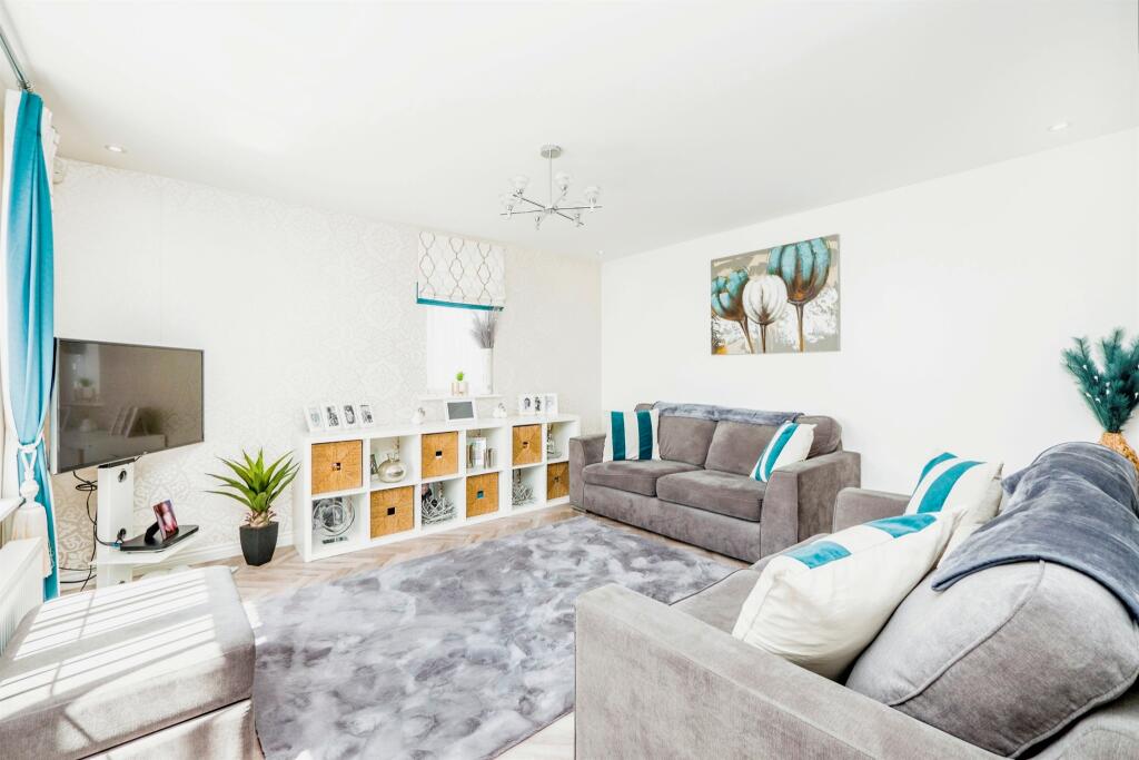 Additional property image - Heol Y Sianel, Rhoose, Barry