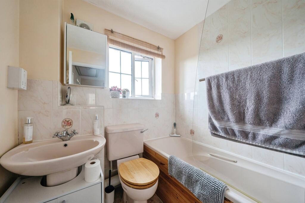 3 bedroom detached house for sale in Faulkland View, Peasedown St. John