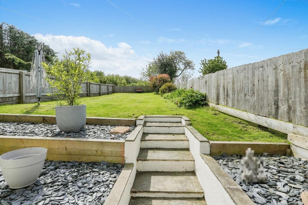 3 bedroom terraced house for sale in Innox Grove, Bath, BA2