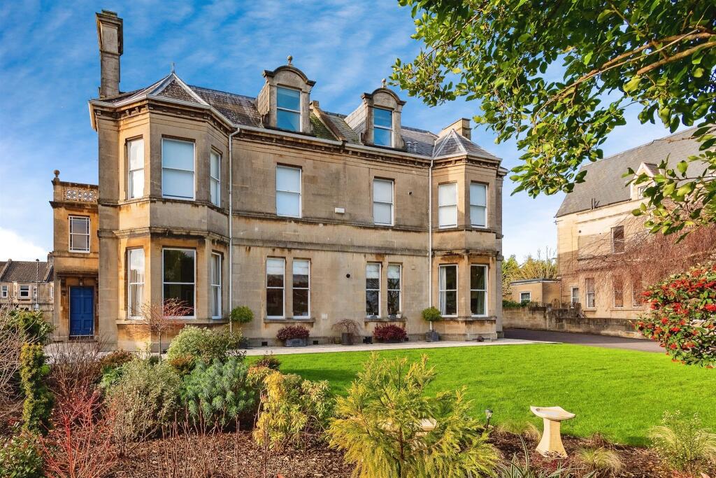 1 bedroom apartment for sale in Upper Oldfield Park, Bath, BA2