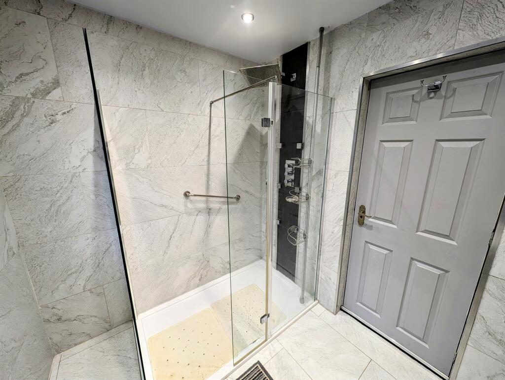Additional property image - Victoria Road, Bebington, Wirral
