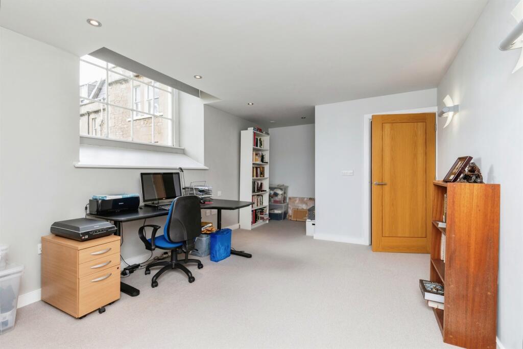Additional property image - Kensington Place, Bath