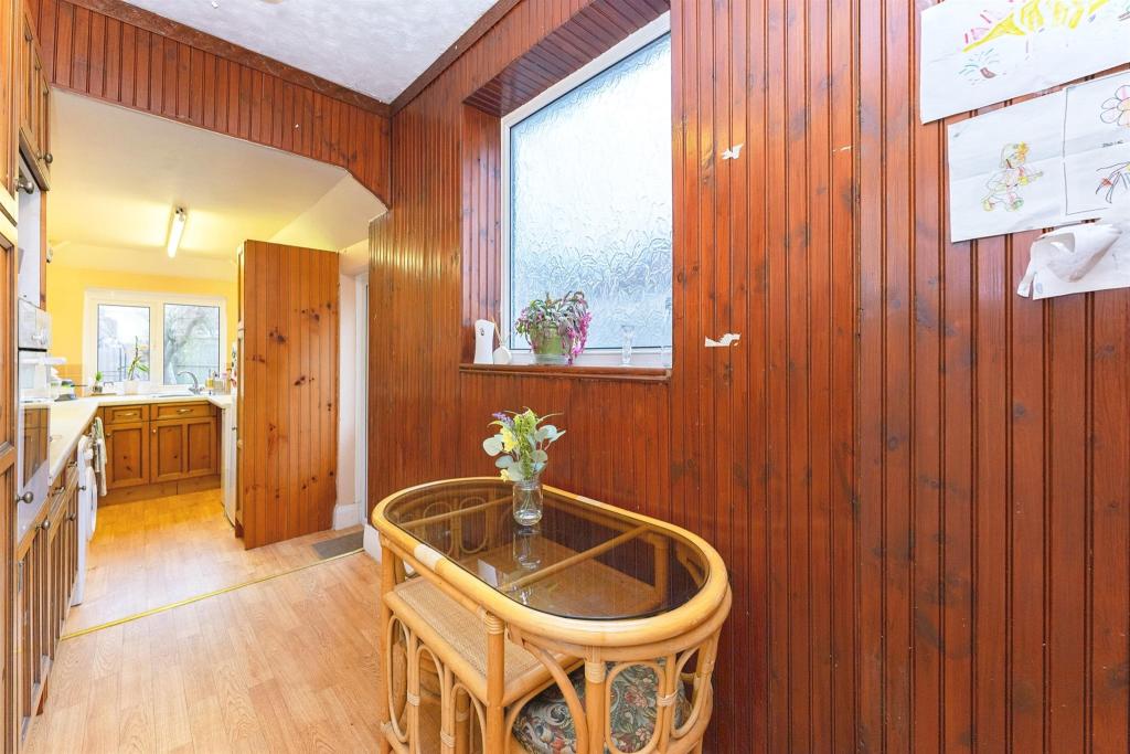 3 Bedroom Semi Detached House For Sale In Eastway Greasby Wirral Ch49