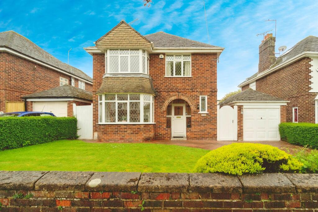 4 bedroom detached house for sale in Brookdale Avenue South, Greasby, CH49