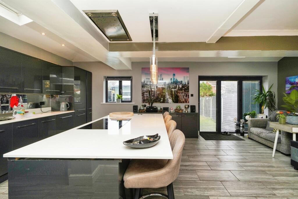 Additional property image - Cortsway West, Wirral