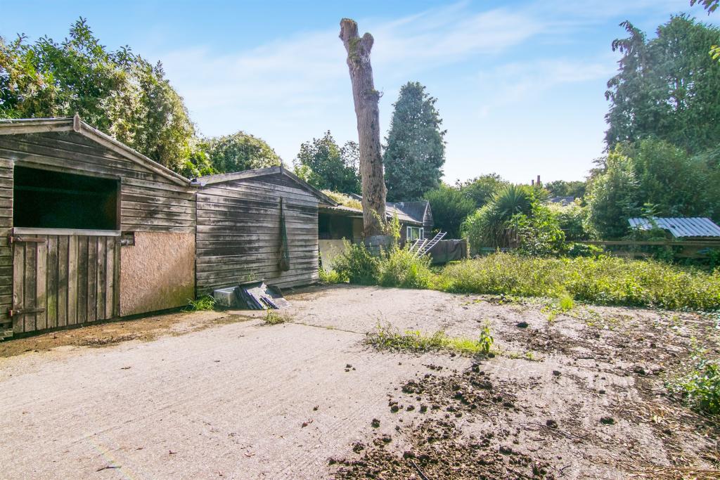 2 bedroom detached house for sale in Arrowe Park Road, Wirral, CH49