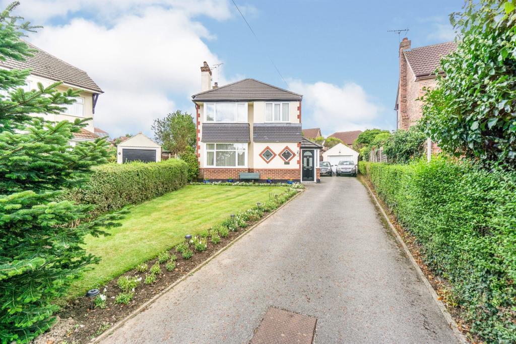 3 bedroom detached house for sale in Hillcrest Drive, Greasby, Wirral, CH49