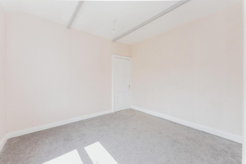 2 bedroom semidetached house for sale in Heath Lane, Little Sutton