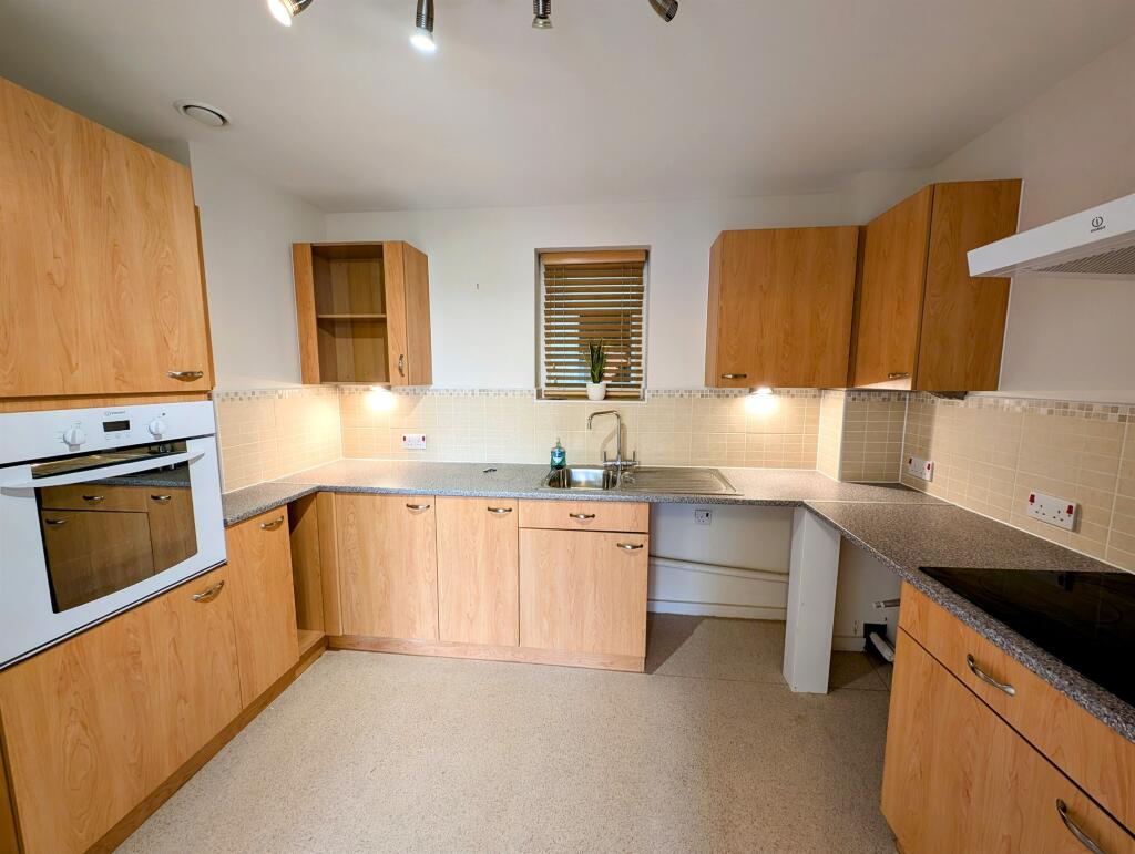 Additional property image - New Grosvenor Road, Ellesmere Port