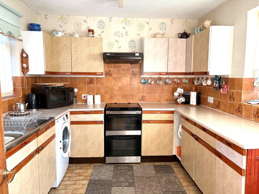 Additional property image - Glen Road, Great Sutton, Ellesmere Port
