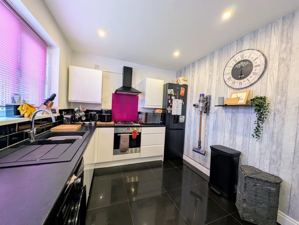 Additional property image - Green Lane Estate, Sealand, Deeside