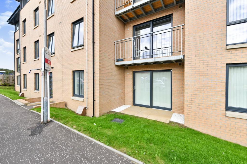 1 bedroom ground floor flat for sale in St. Mungo Street,