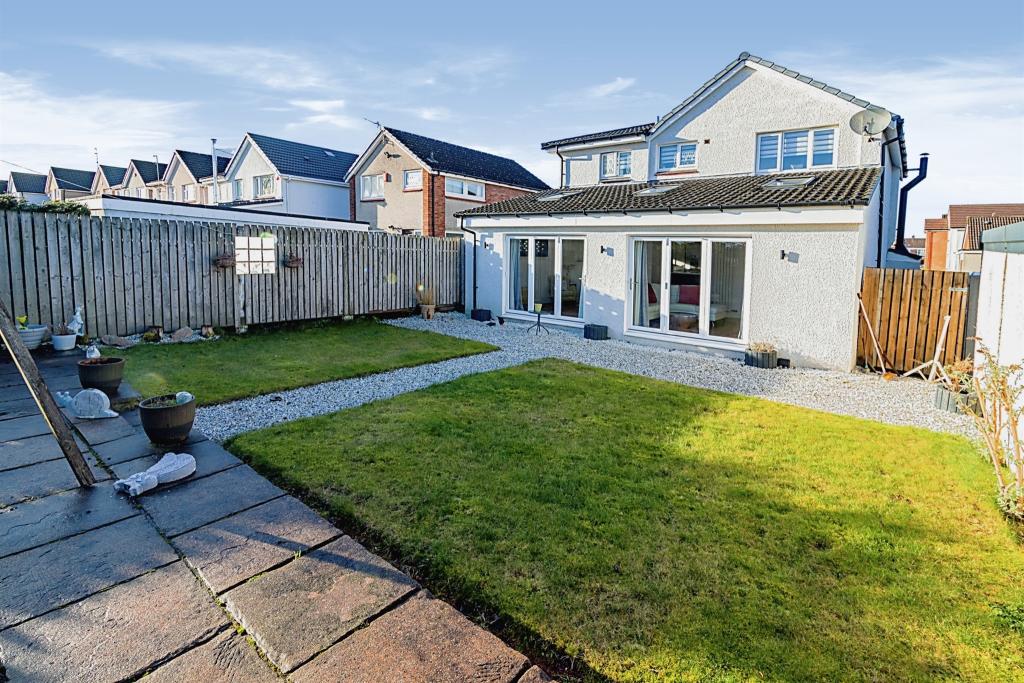 3 bedroom detached house for sale in Teviot Avenue,