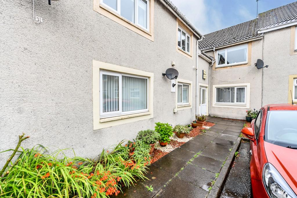 1 bedroom ground floor flat for sale in Park Court,