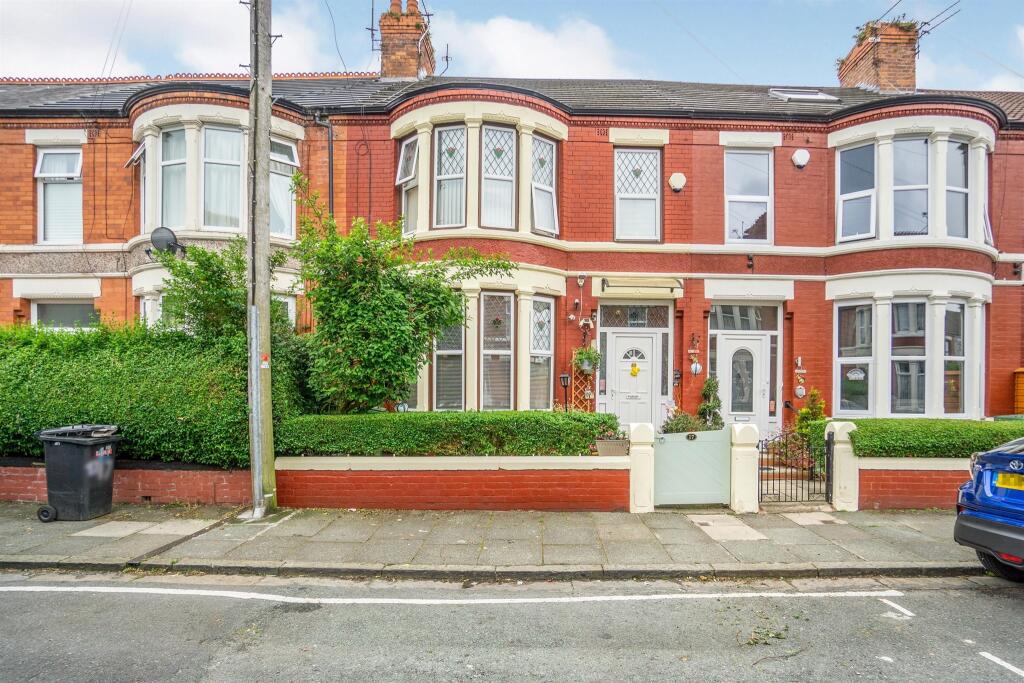 3 bedroom terraced house for sale in Alverstone Avenue, Claughton