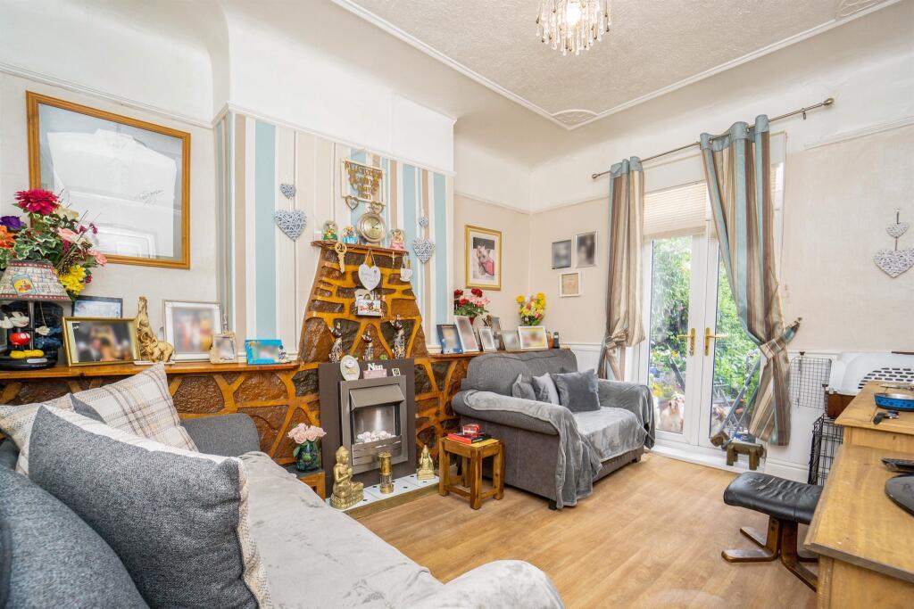 3 bedroom terraced house for sale in Alverstone Avenue, Claughton