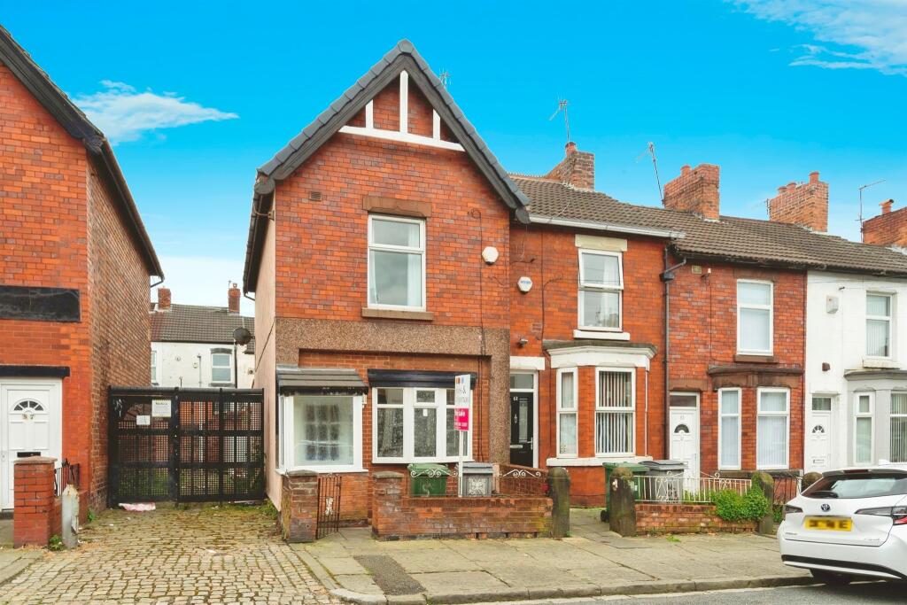 2 bedroom end of terrace house for sale in Elmswood Road, Birkenhead, CH42