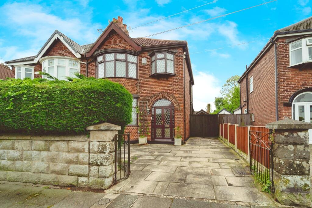 3 bedroom semidetached house for sale in Windermere Road, Prenton, CH43