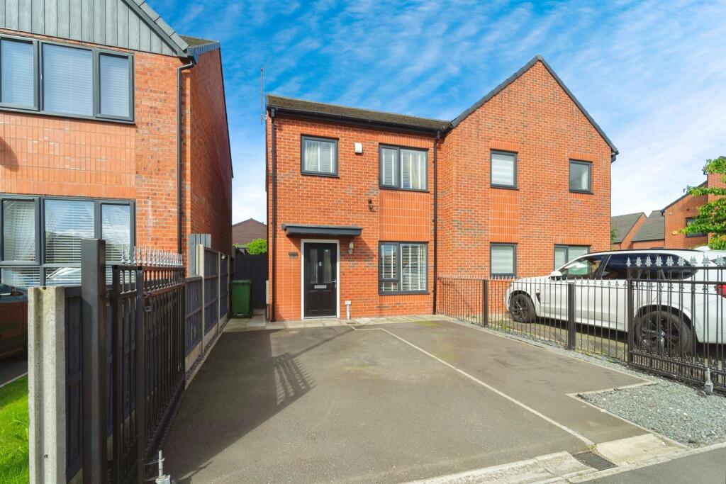 2 bedroom semidetached house for sale in New Chester Road, Rock Ferry