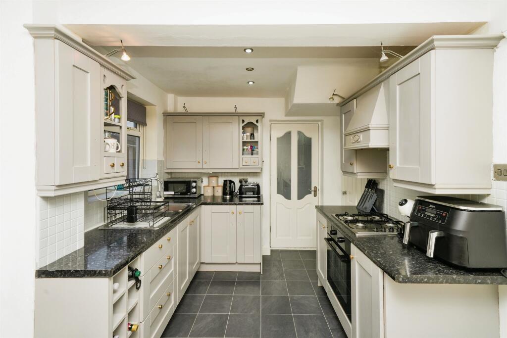 Additional property image - Holmlands Crescent, Prenton