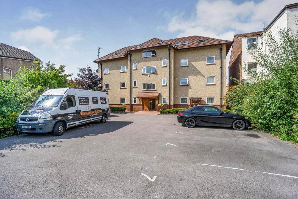 2 bedroom apartment for sale in Manor Road, Wallasey, CH45