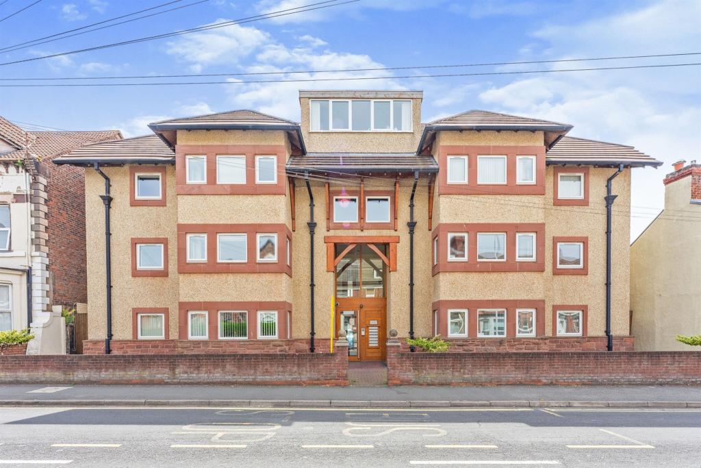 2 bedroom apartment for sale in Manor Road, Wallasey, CH45