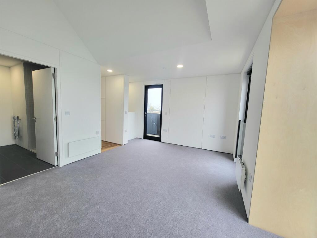 3 bedroom town house for sale in Redbridge Quay, Birkenhead, CH41