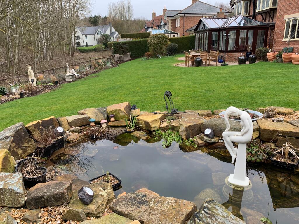 5 bedroom detached house for sale in Wellington Drive, Wynyard