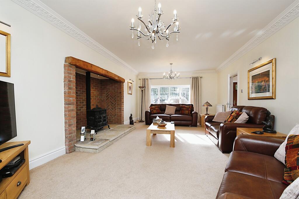 5 bedroom detached house for sale in Wellington Drive, Wynyard