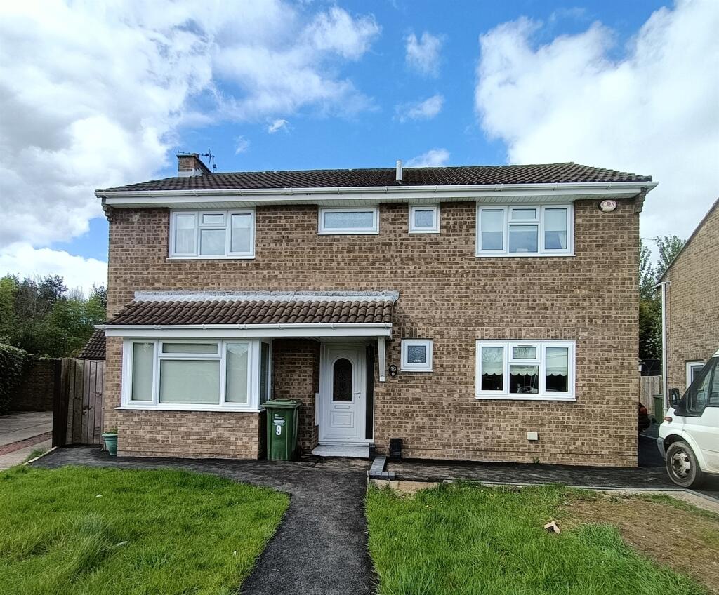 4 bedroom detached house for sale in Chilcroft Close, Billingham, TS22