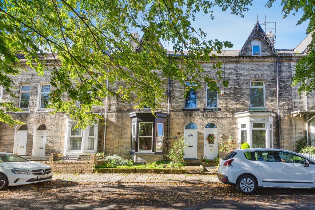 5 bedroom terraced house