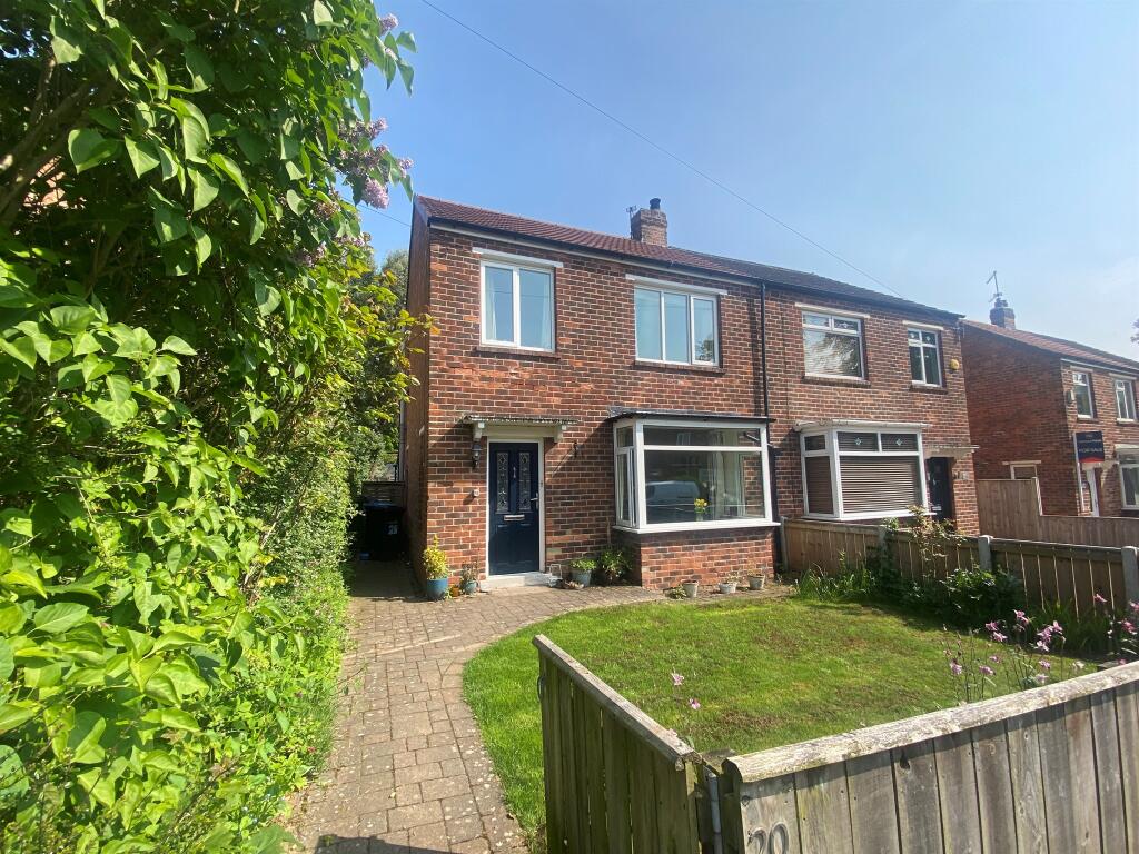 3 bedroom semidetached house for sale in Clarence Road, Nunthorpe