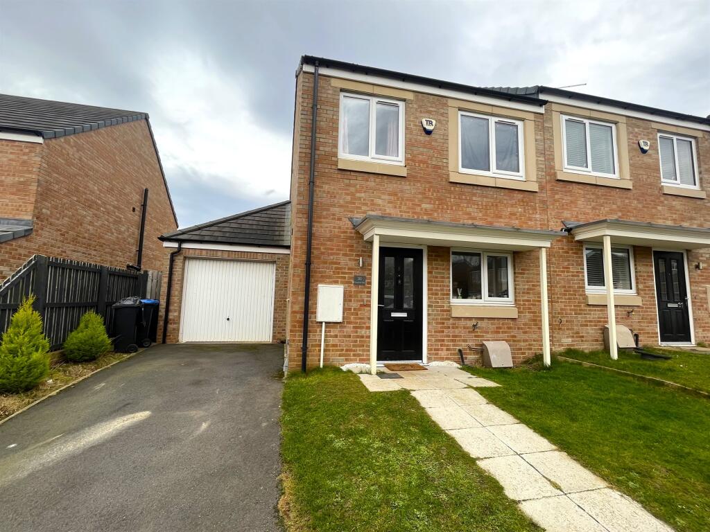 3 bedroom semidetached house for sale in Evergreen Way, MartonIn