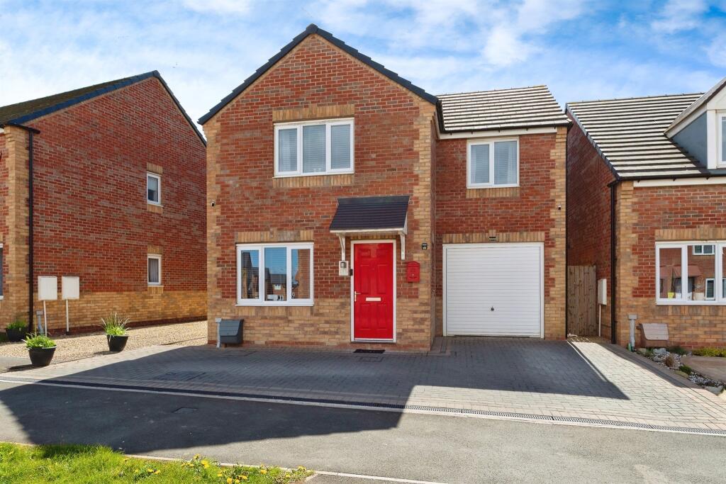 3 bedroom detached house for sale in Kingsbridge Crescent