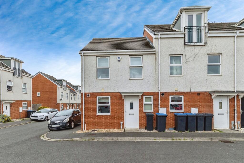 2 bedroom semidetached house for sale in Conyers Way, North Ormesby