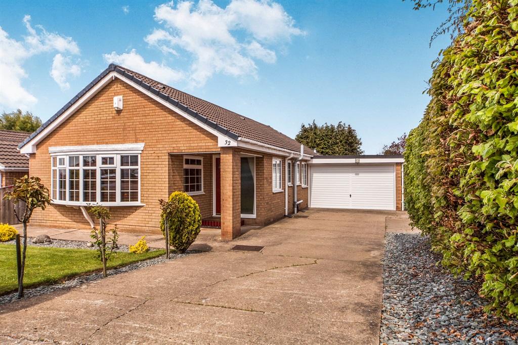 3 bedroom detached bungalow for sale in Cambridge Avenue, Marton-In ...