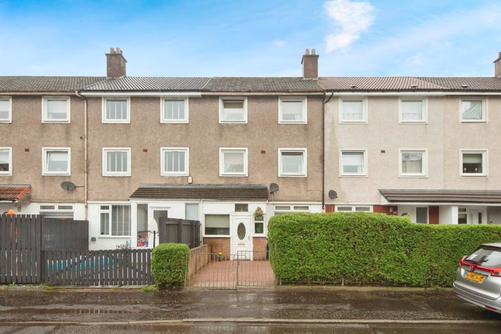 3 bedroom town house for sale in Arnprior Road, Glasgow, G45