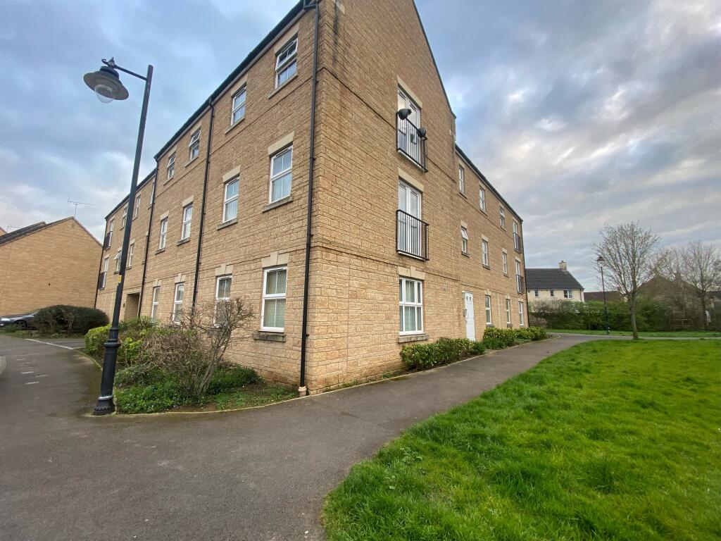 2 bedroom apartment for sale in Nuthatch Road, Calne, SN11