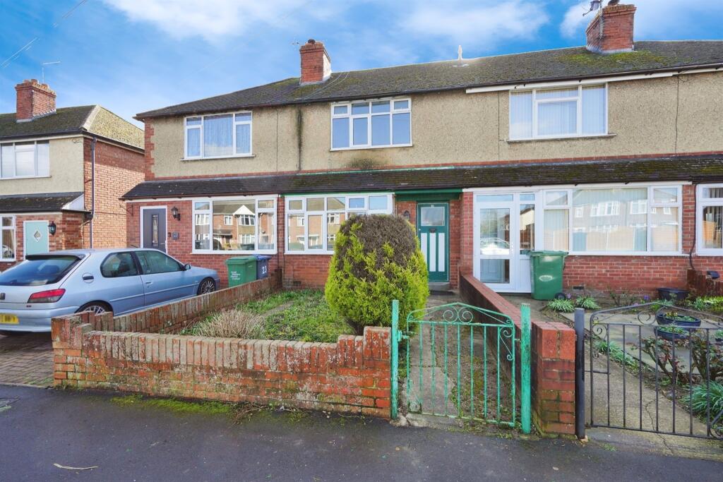 2 bedroom terraced house for sale in Bryans Close Road, Calne, SN11