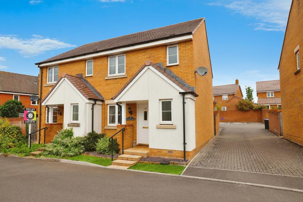 3 bedroom semidetached house for sale in Dakota Drive, Calne, SN11