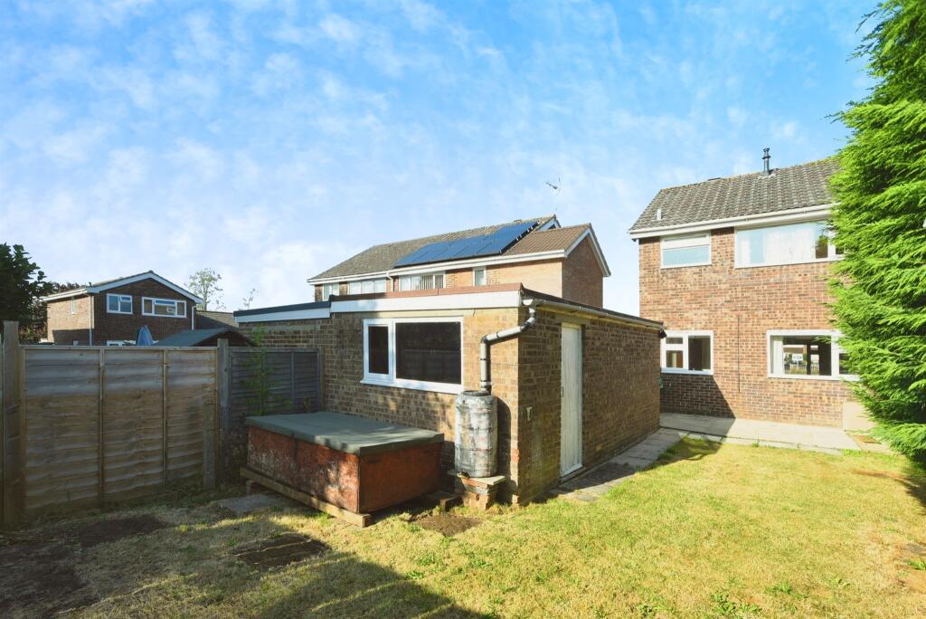 Main image of property: Heron Close, Calne
