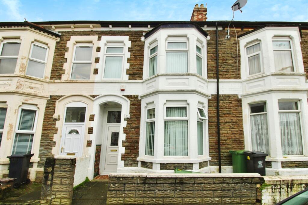 3 bedroom terraced house for sale in Alexandra Road, Cardiff, CF5