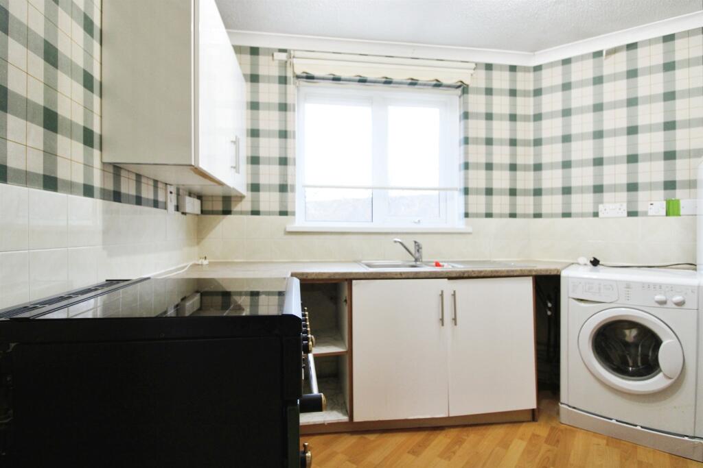Main image of property: Holmesdale Street, Cardiff