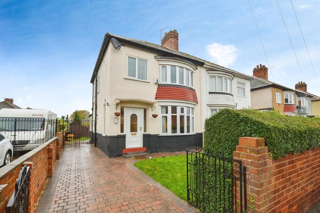 3 bedroom semidetached house for sale in Windsor Road, Thornaby